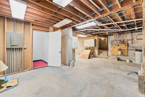 1160 Poplar Street Huntington IN 46750