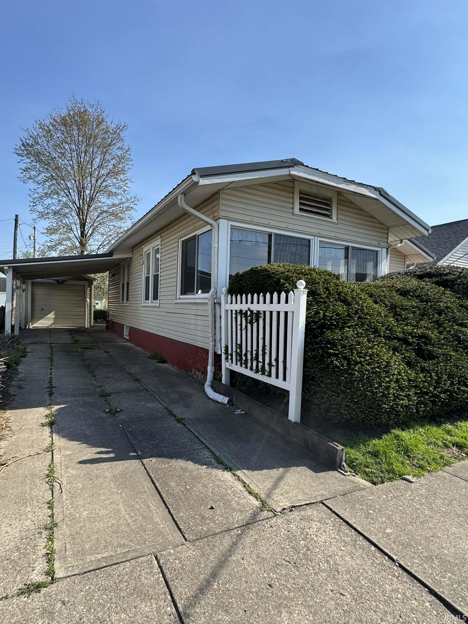 1411 N 12th Street Vincennes IN 47591