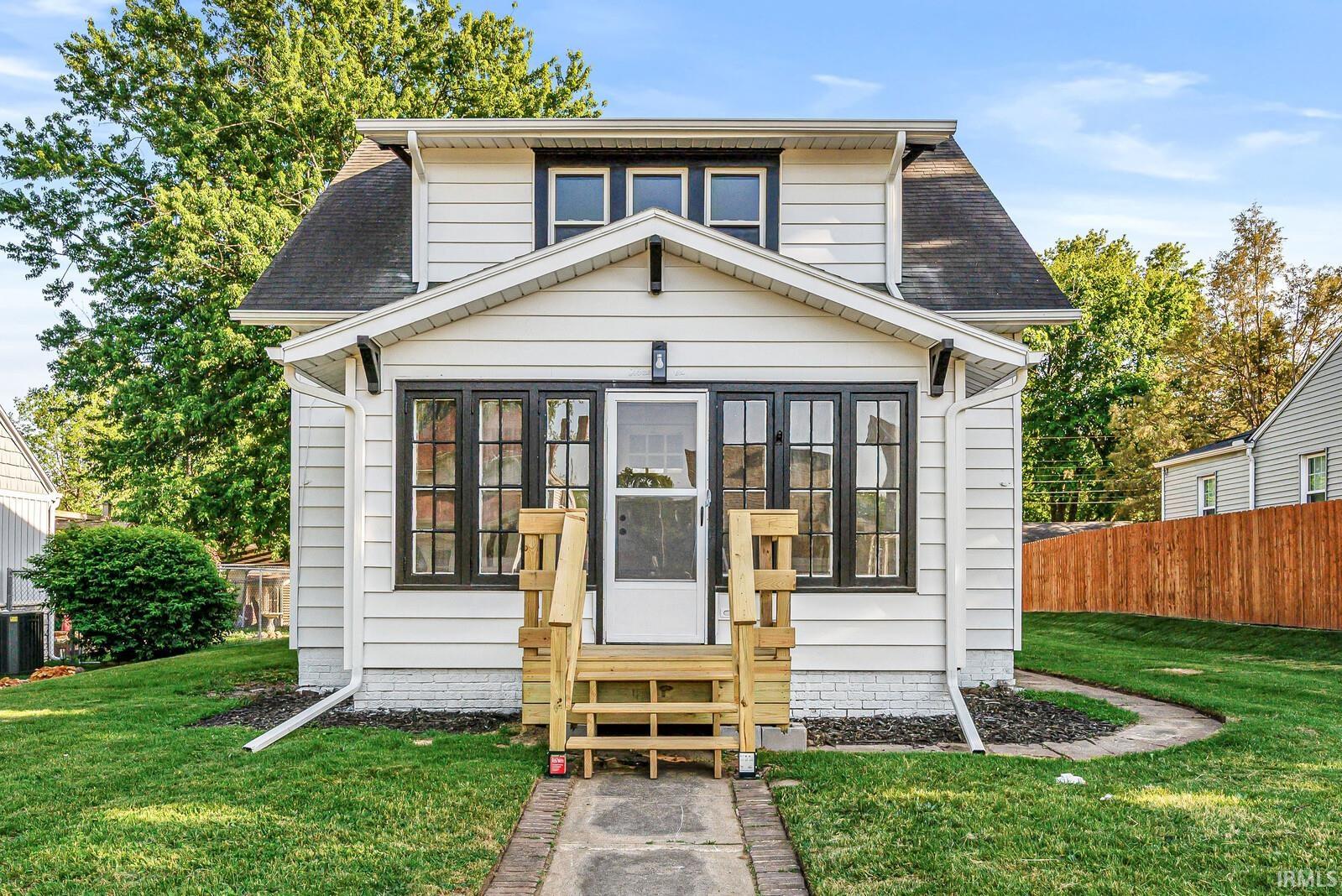 306 E Oakside Street South Bend IN 46614