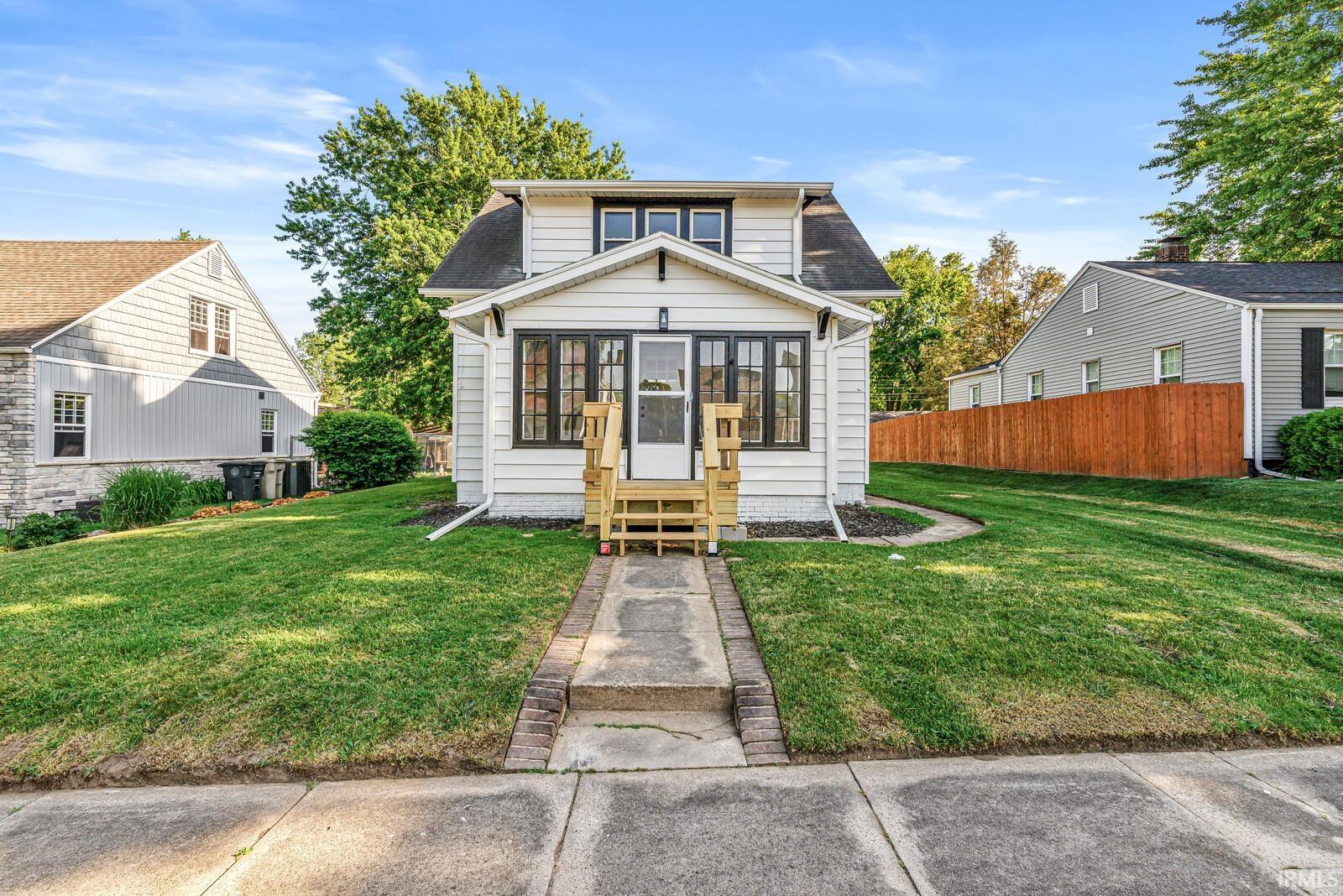 306 E Oakside Street South Bend IN 46614