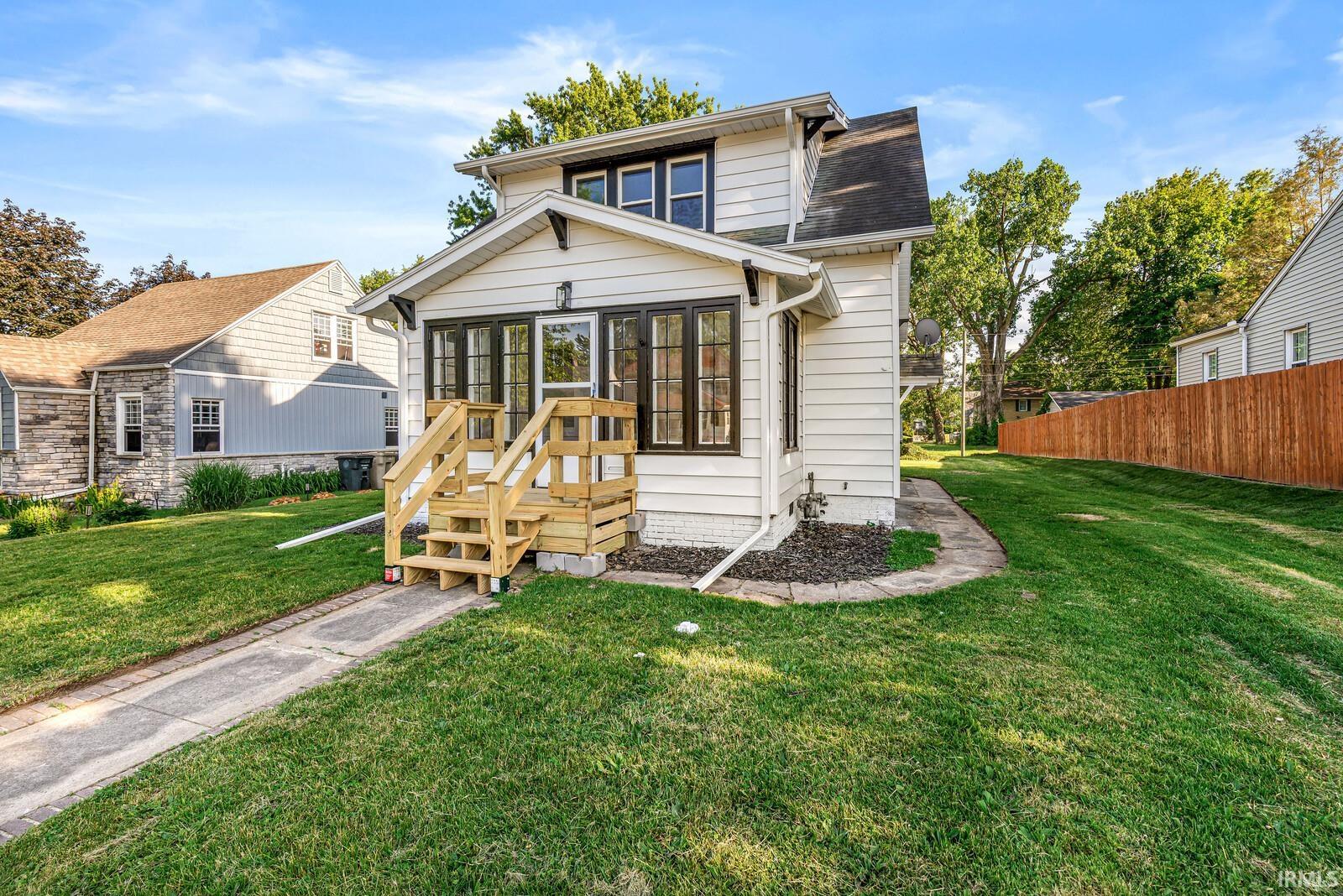 306 E Oakside Street South Bend IN 46614