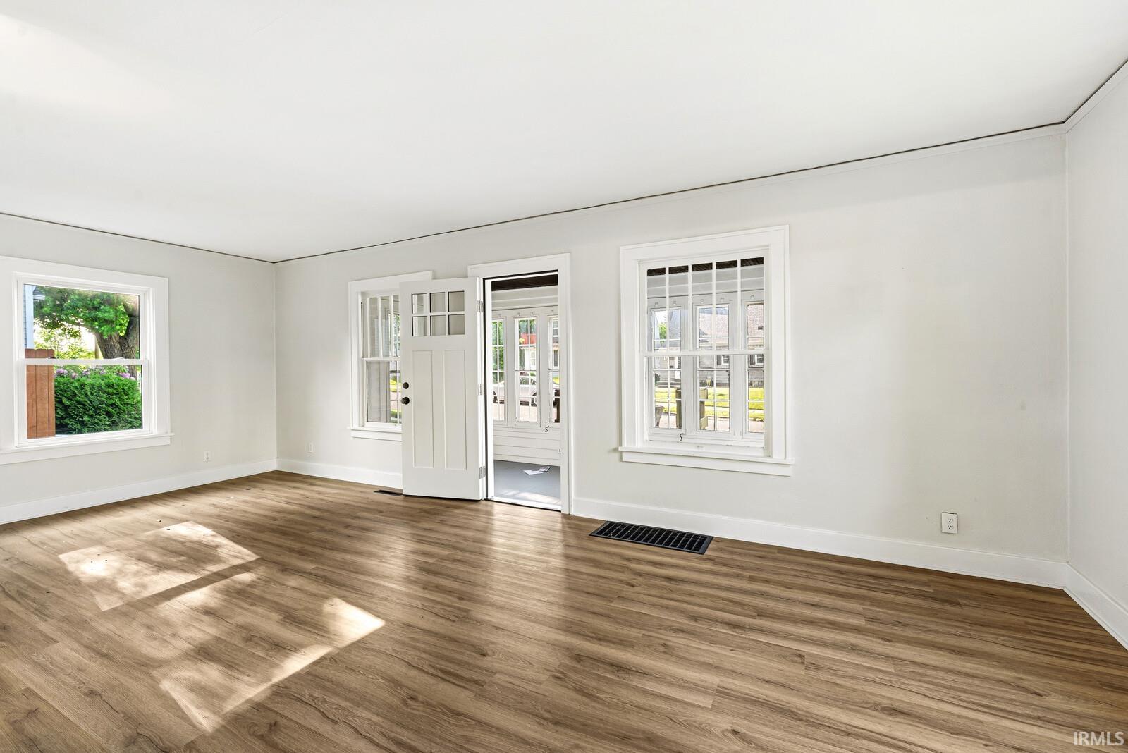 306 E Oakside Street South Bend IN 46614