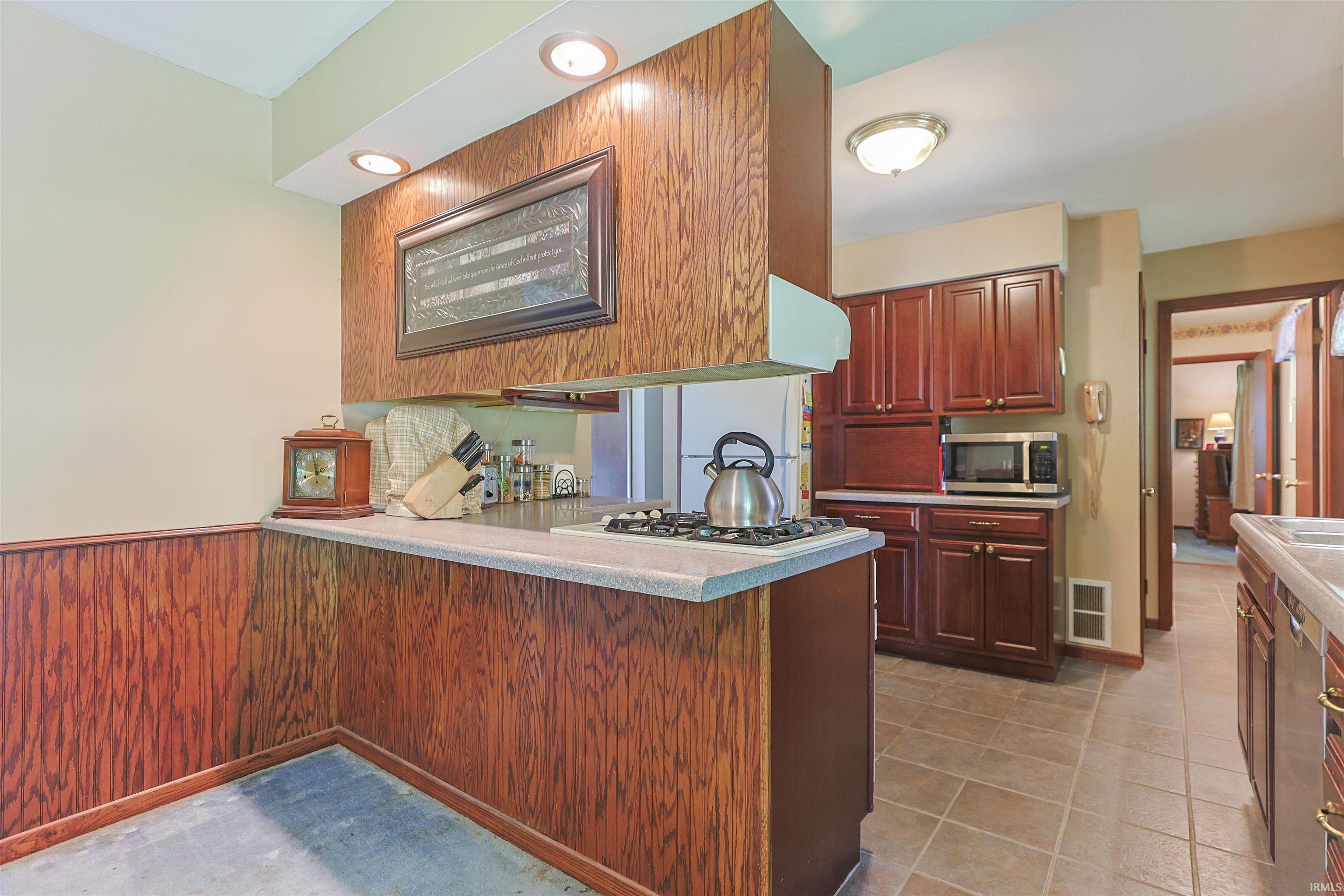 6384 N 900 E Road New Carlisle IN 46552