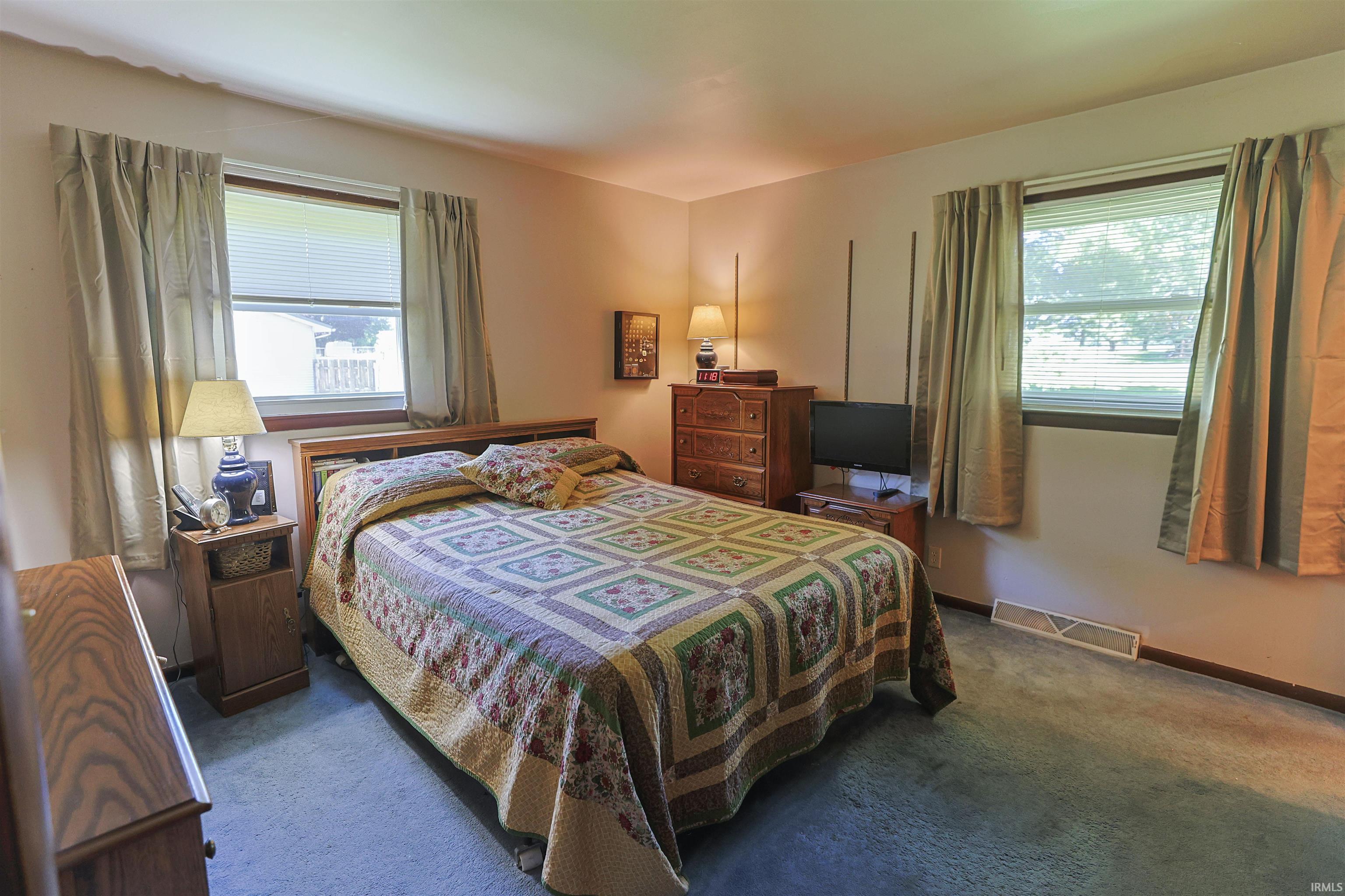 6384 N 900 E Road New Carlisle IN 46552