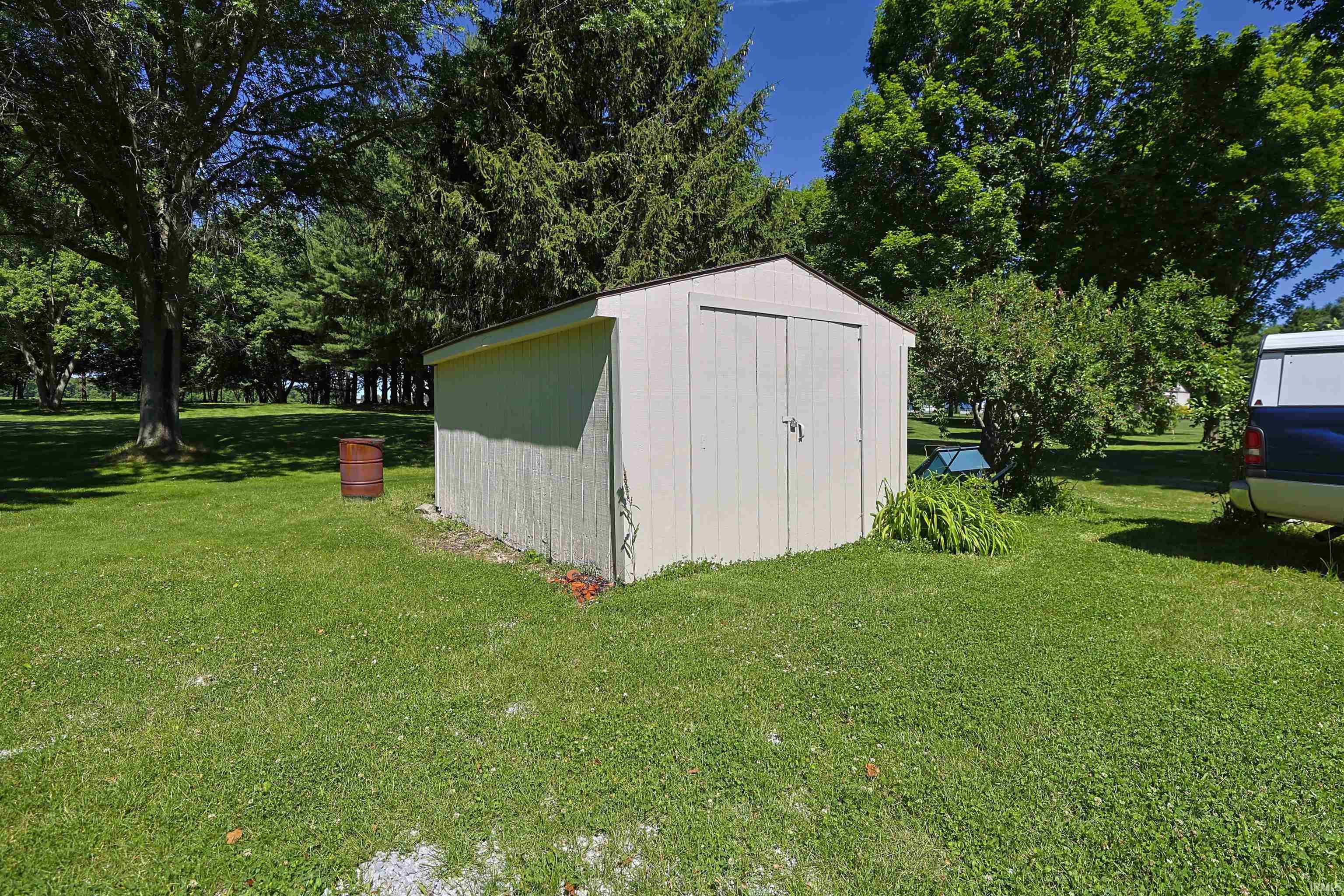6384 N 900 E Road New Carlisle IN 46552