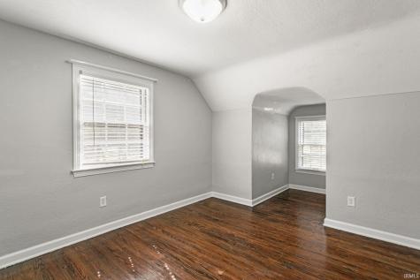 2718 S Locust Road South Bend IN 46614