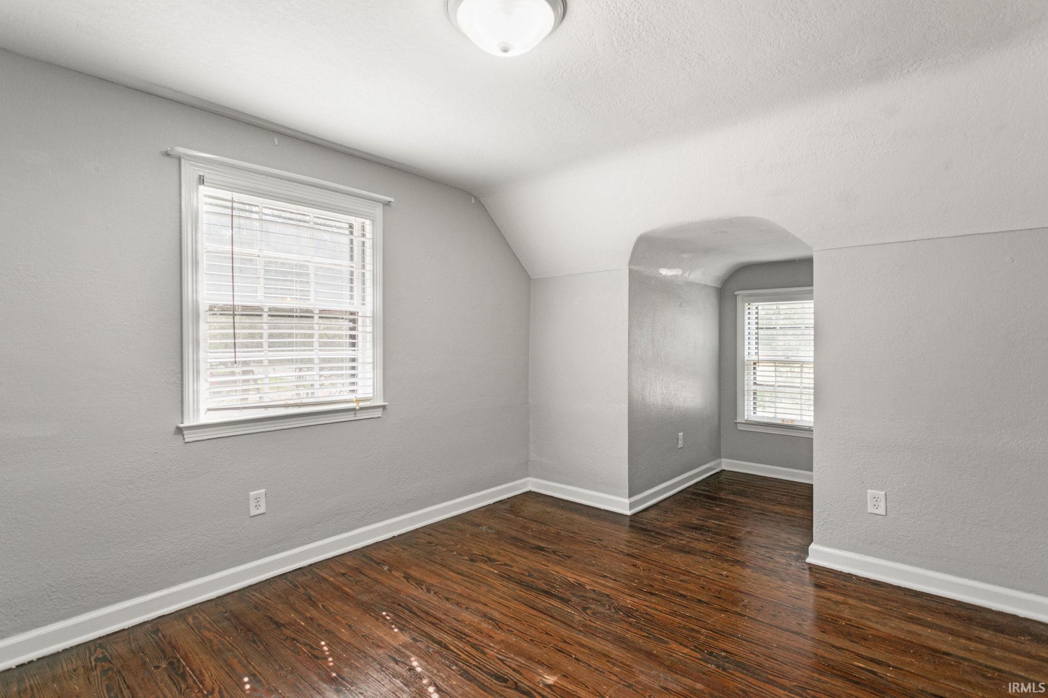 2718 S Locust Road South Bend IN 46614