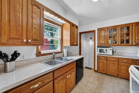 109 N Hawthorne Drive South Bend IN 46617