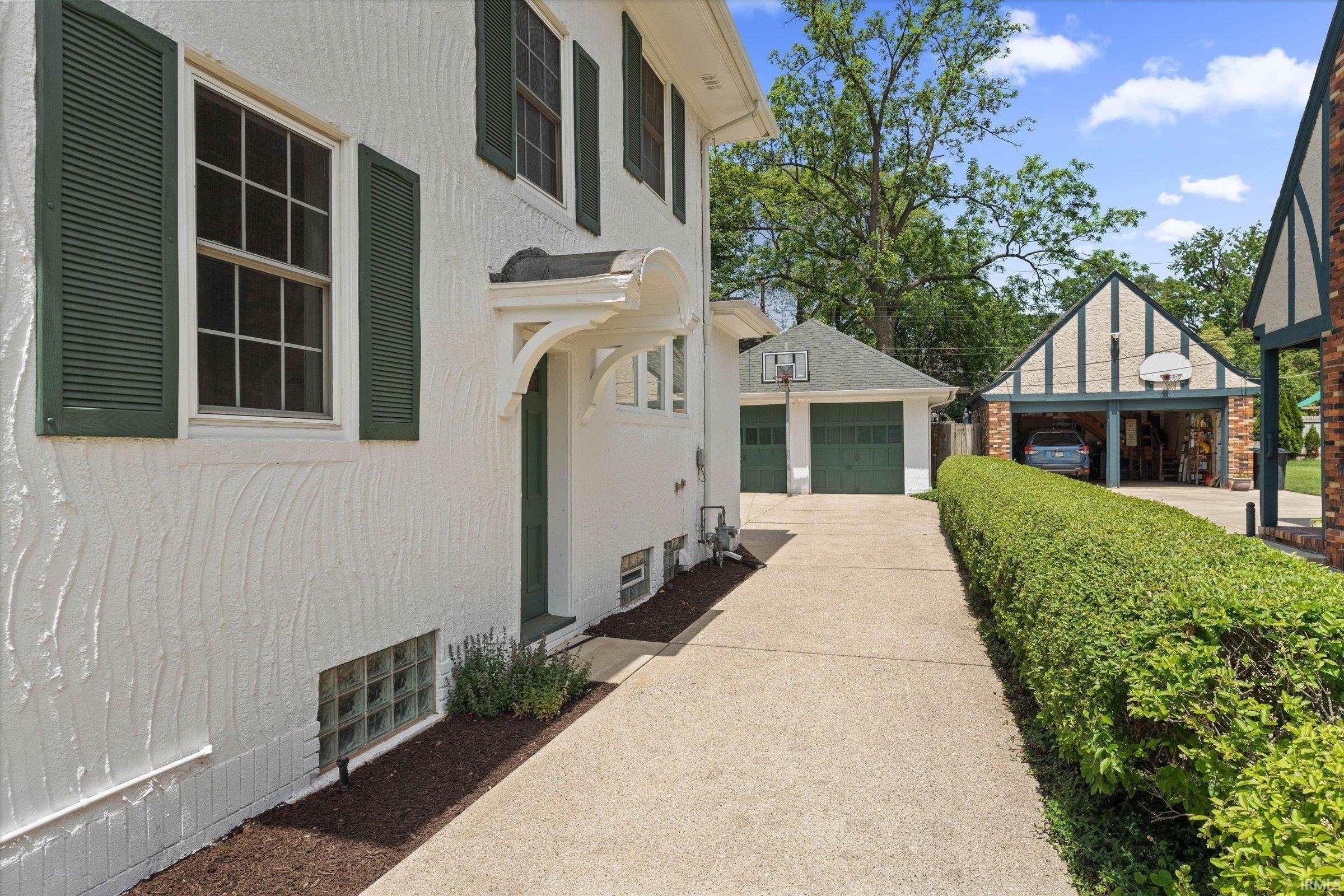 1315 E Wayne Street North Street South Bend IN 46615