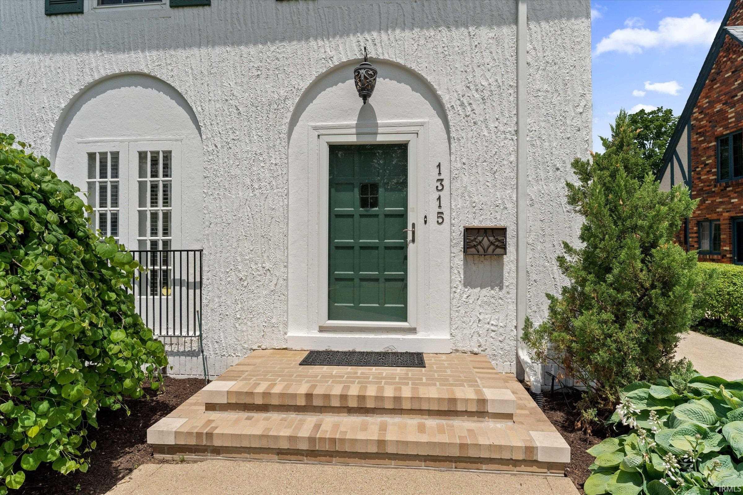 1315 E Wayne Street North Street South Bend IN 46615