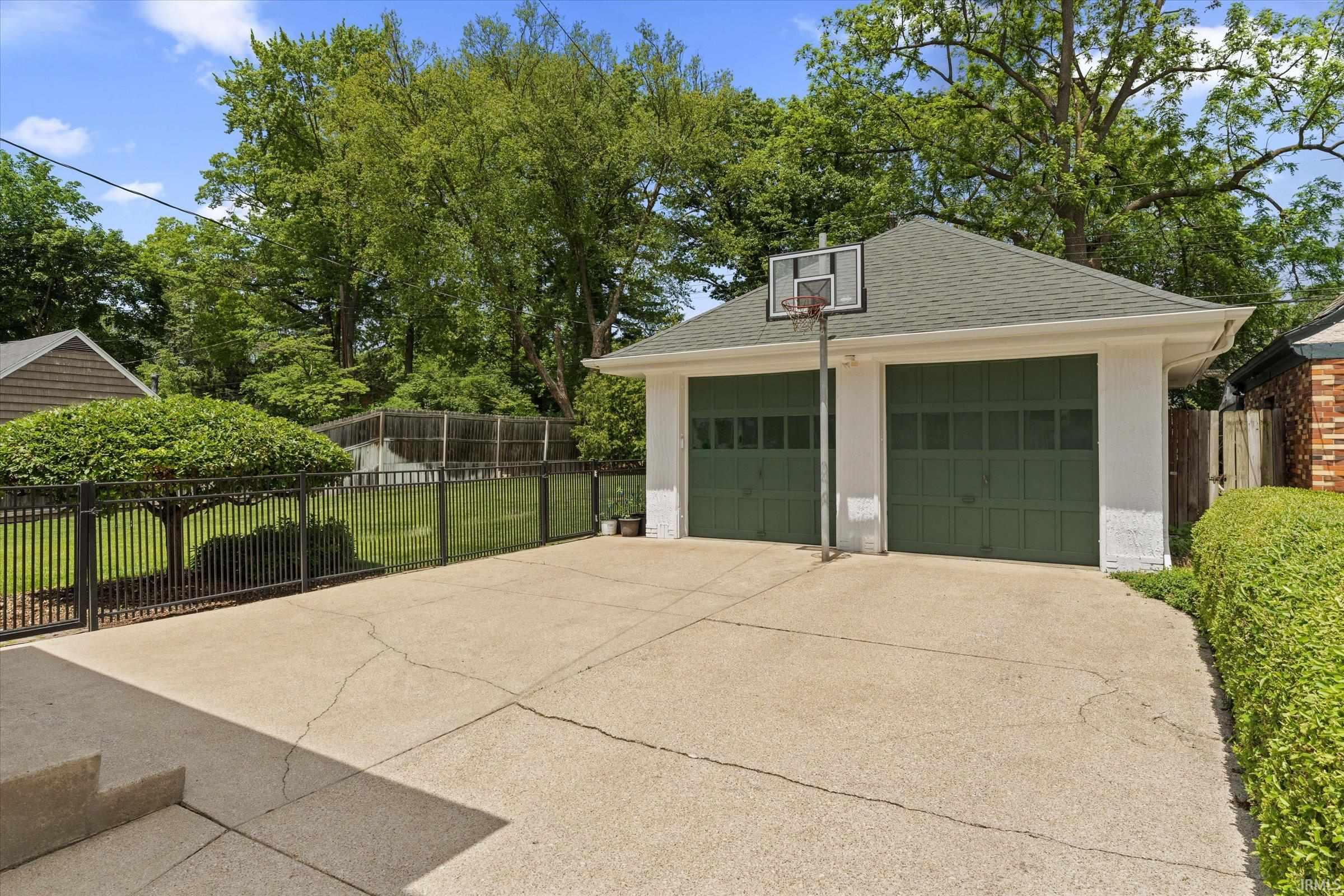 1315 E Wayne Street North Street South Bend IN 46615
