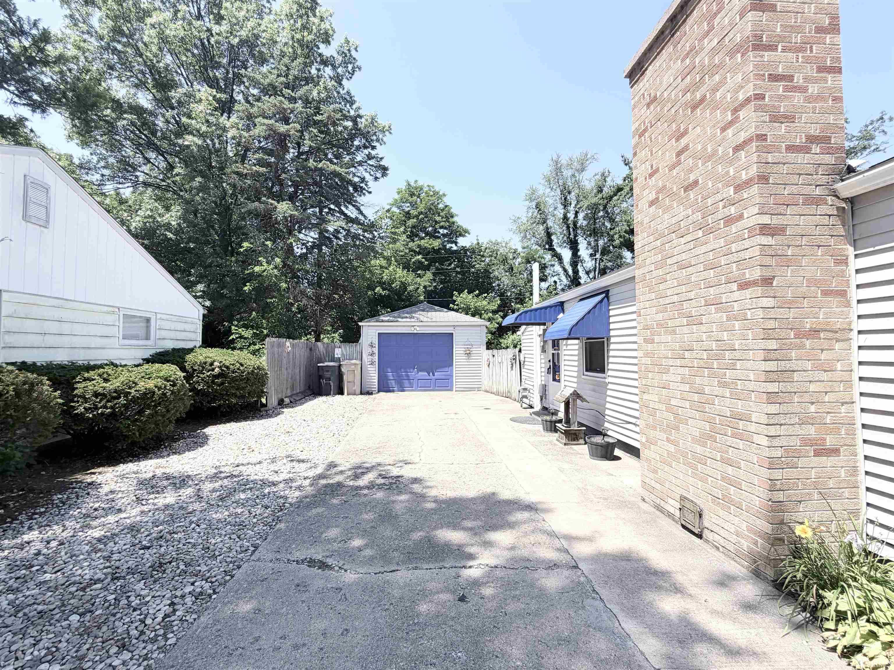 415 Manchester Drive South Bend IN 46615