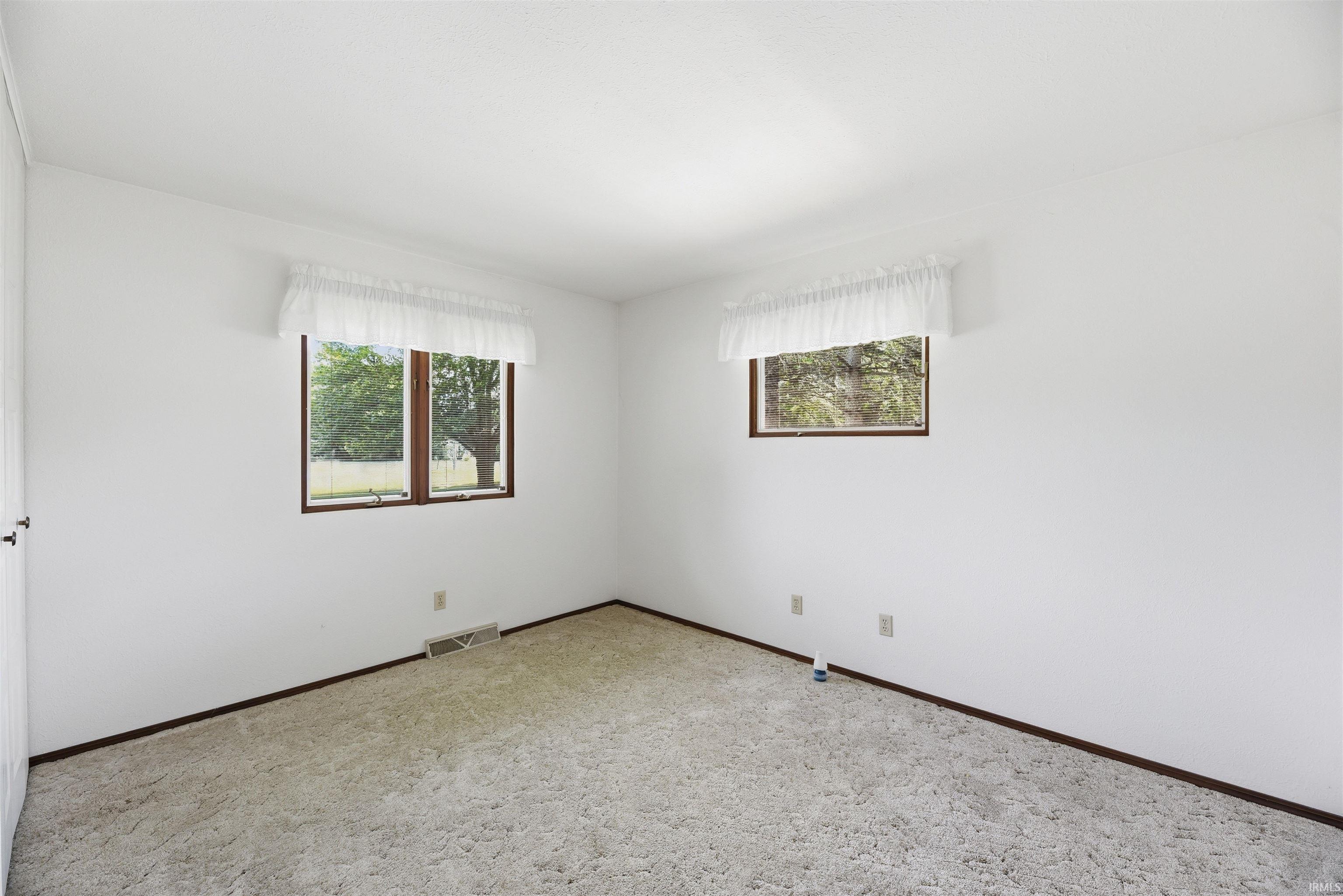 6266 N 900 E Road New Carlisle IN 46552