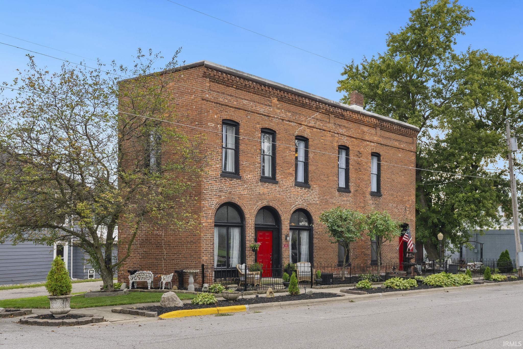 110 E Market Street Pierceton IN 46562