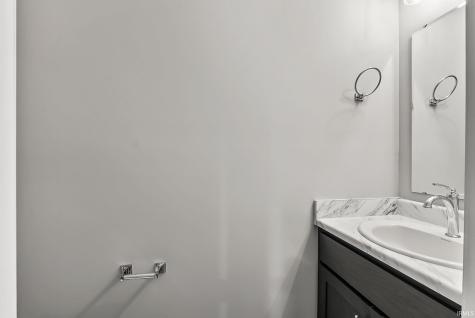814 Lagonda Trail Fort Wayne IN 46818