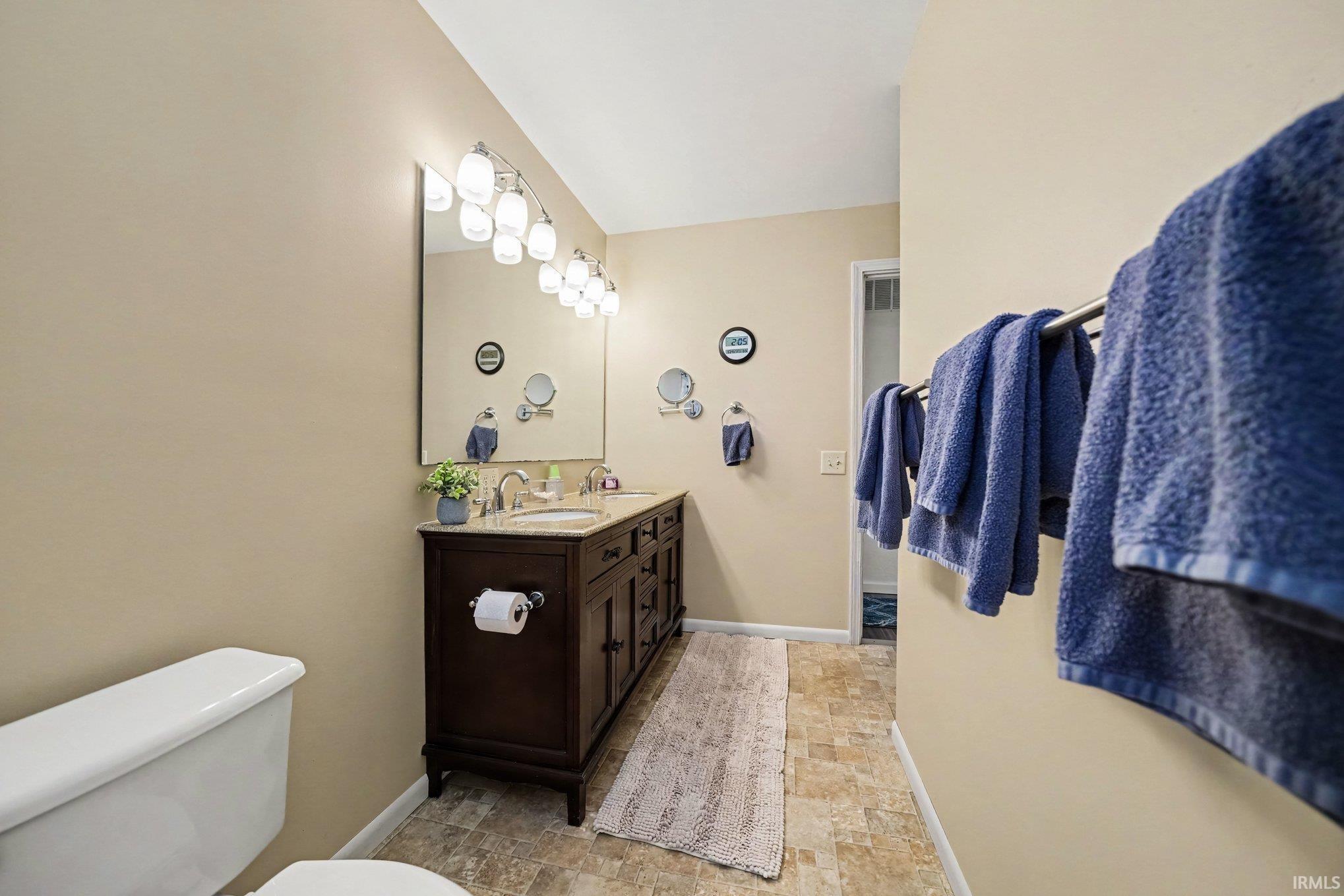 2816 Council Oak Drive South Bend IN 46628