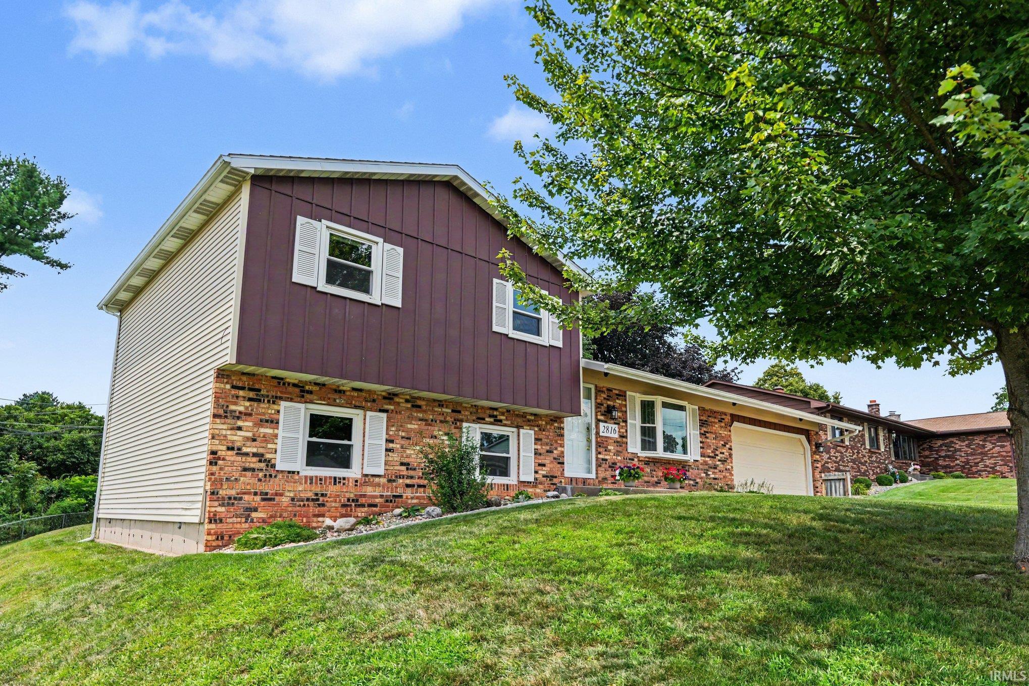 2816 Council Oak Drive South Bend IN 46628