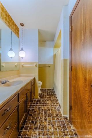 2435 S Stonebridge Road Warsaw IN 46580