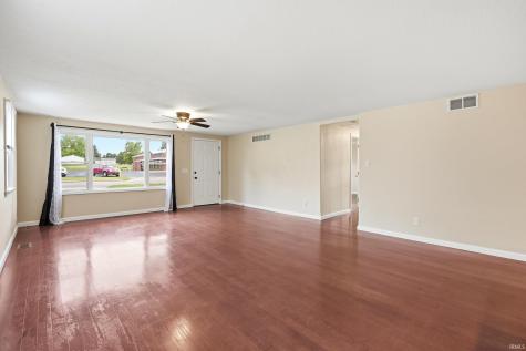407 E Wayne Street Kendallville IN 46755