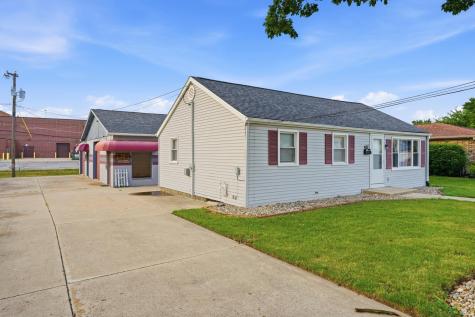 407 E Wayne Street Kendallville IN 46755