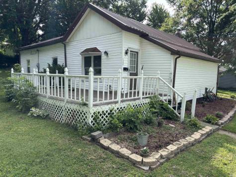 1302 E Sycamore Street Petersburg IN 47567