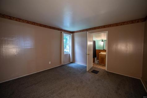 1302 E Sycamore Street Petersburg IN 47567