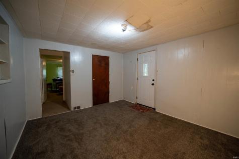 1302 E Sycamore Street Petersburg IN 47567