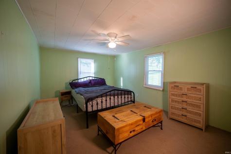 1302 E Sycamore Street Petersburg IN 47567