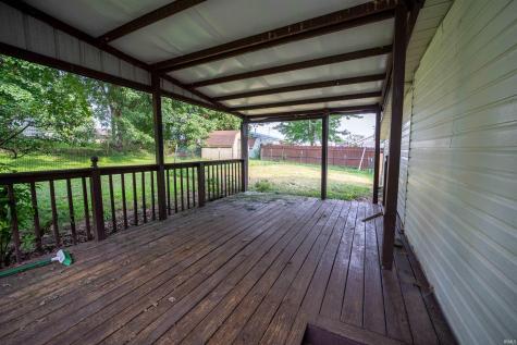 1302 E Sycamore Street Petersburg IN 47567