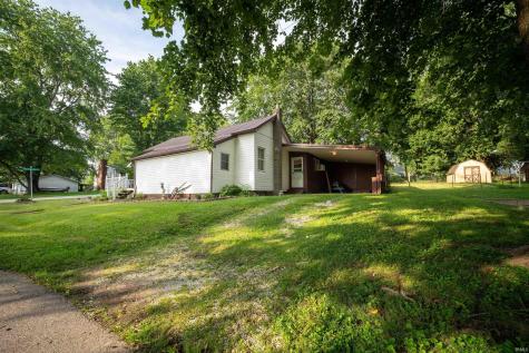 1302 E Sycamore Street Petersburg IN 47567