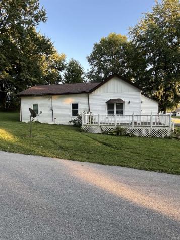 1302 E Sycamore Street Petersburg IN 47567