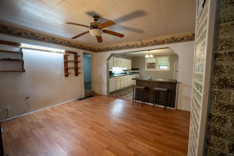 1302 E Sycamore Street Petersburg IN 47567