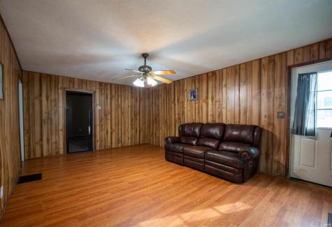 1302 E Sycamore Street Petersburg IN 47567