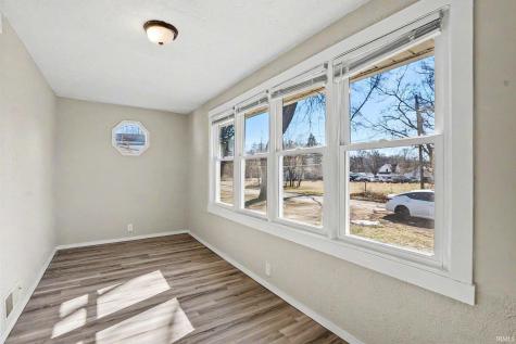 22815 Hartzer Avenue South Bend IN 46628