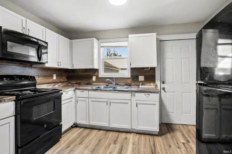 22815 Hartzer Avenue South Bend IN 46628