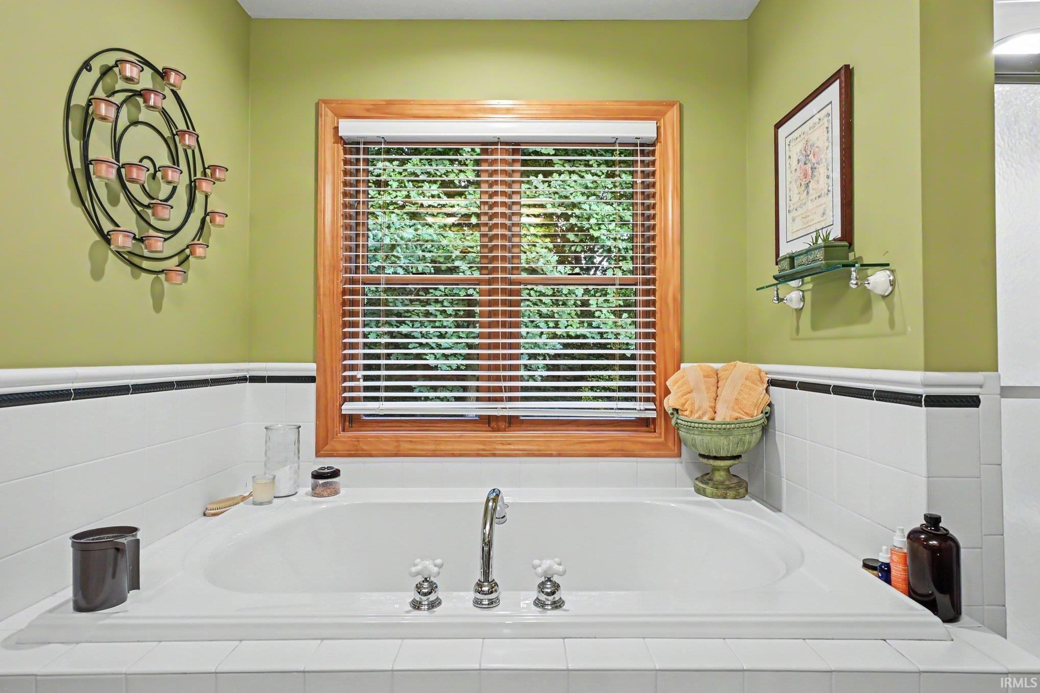 211 Greenfield Drive Middlebury IN 46540