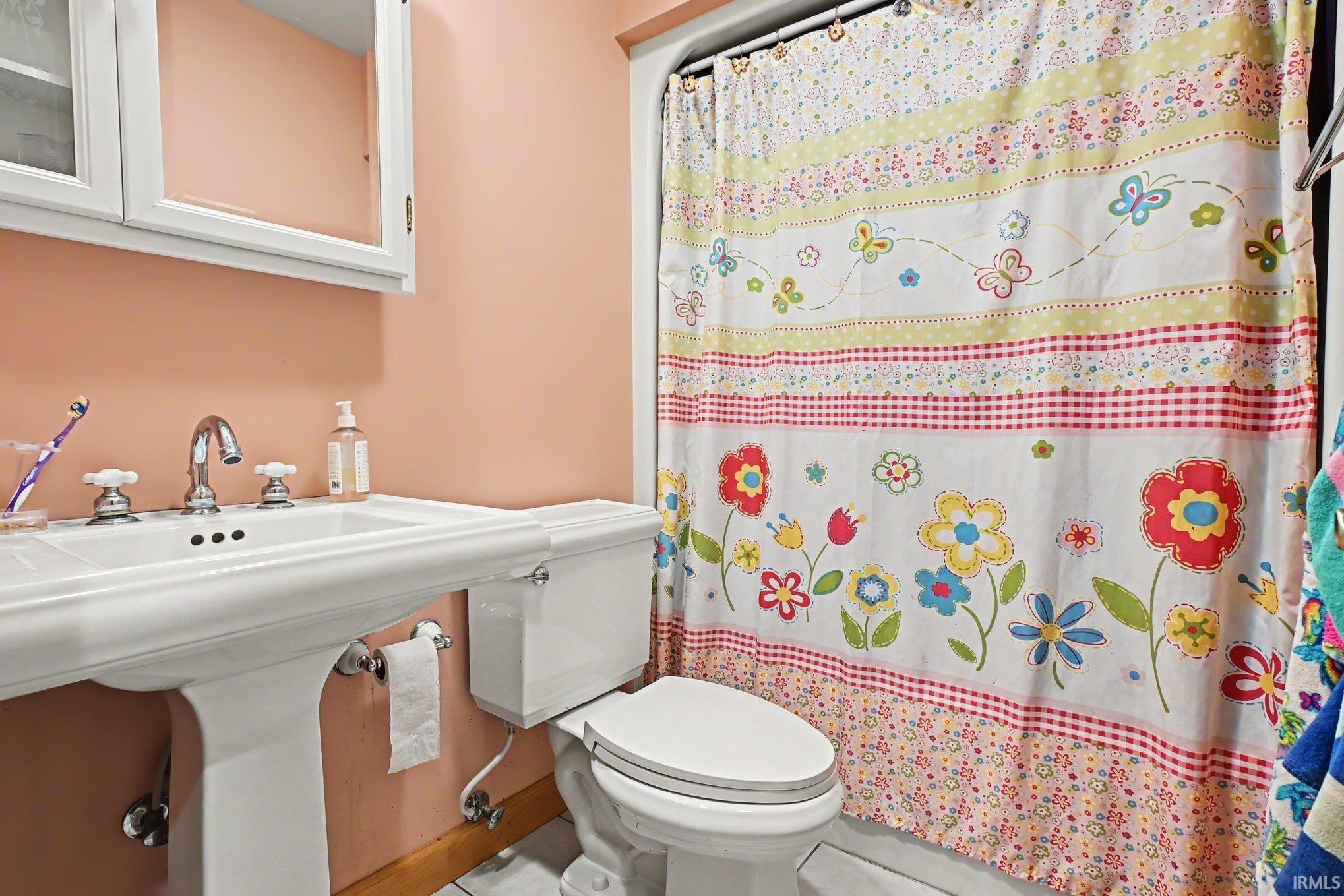 211 Greenfield Drive Middlebury IN 46540