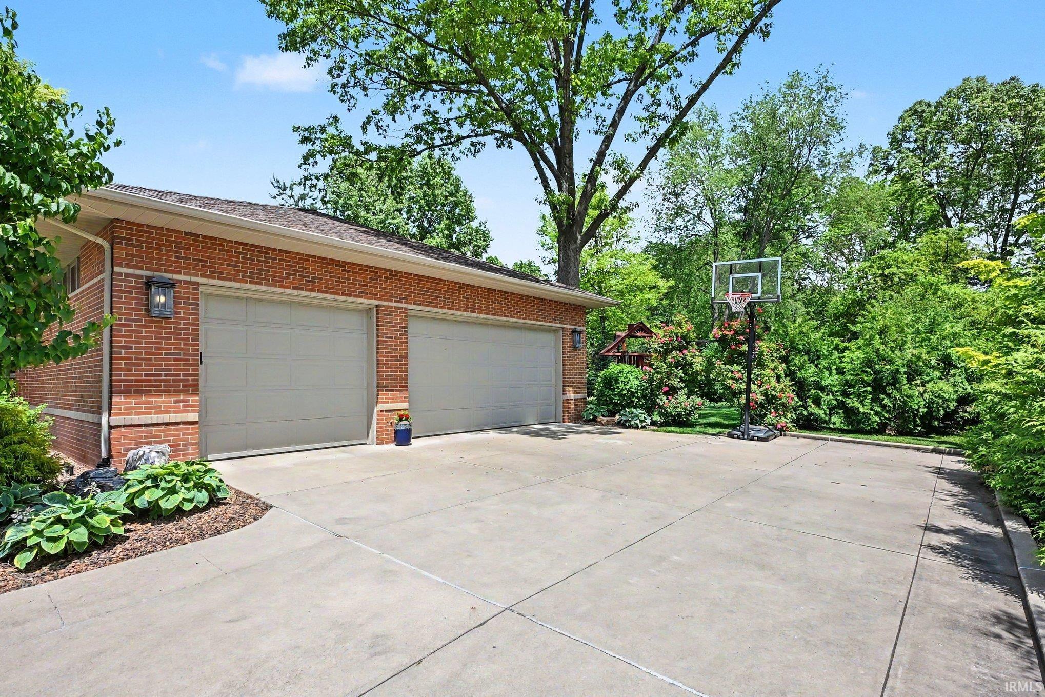 52752 Willow Bend Drive Granger IN 46530