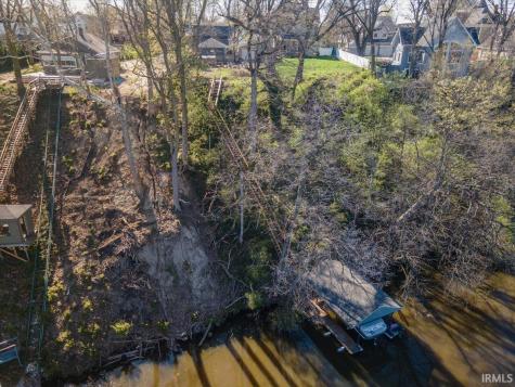 305 S Bluff Street Monticello IN 47960
