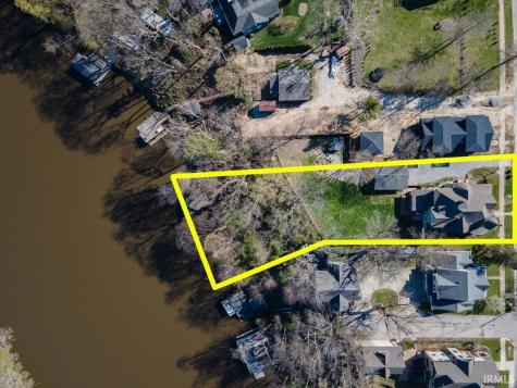305 S Bluff Street Monticello IN 47960