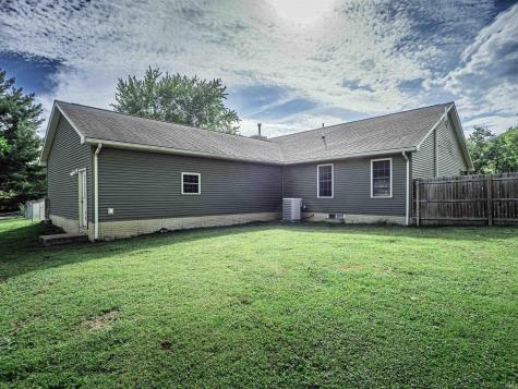 402 S Lakeview Drive Petersburg IN 47567