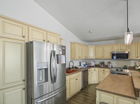 402 S Lakeview Drive Petersburg IN 47567