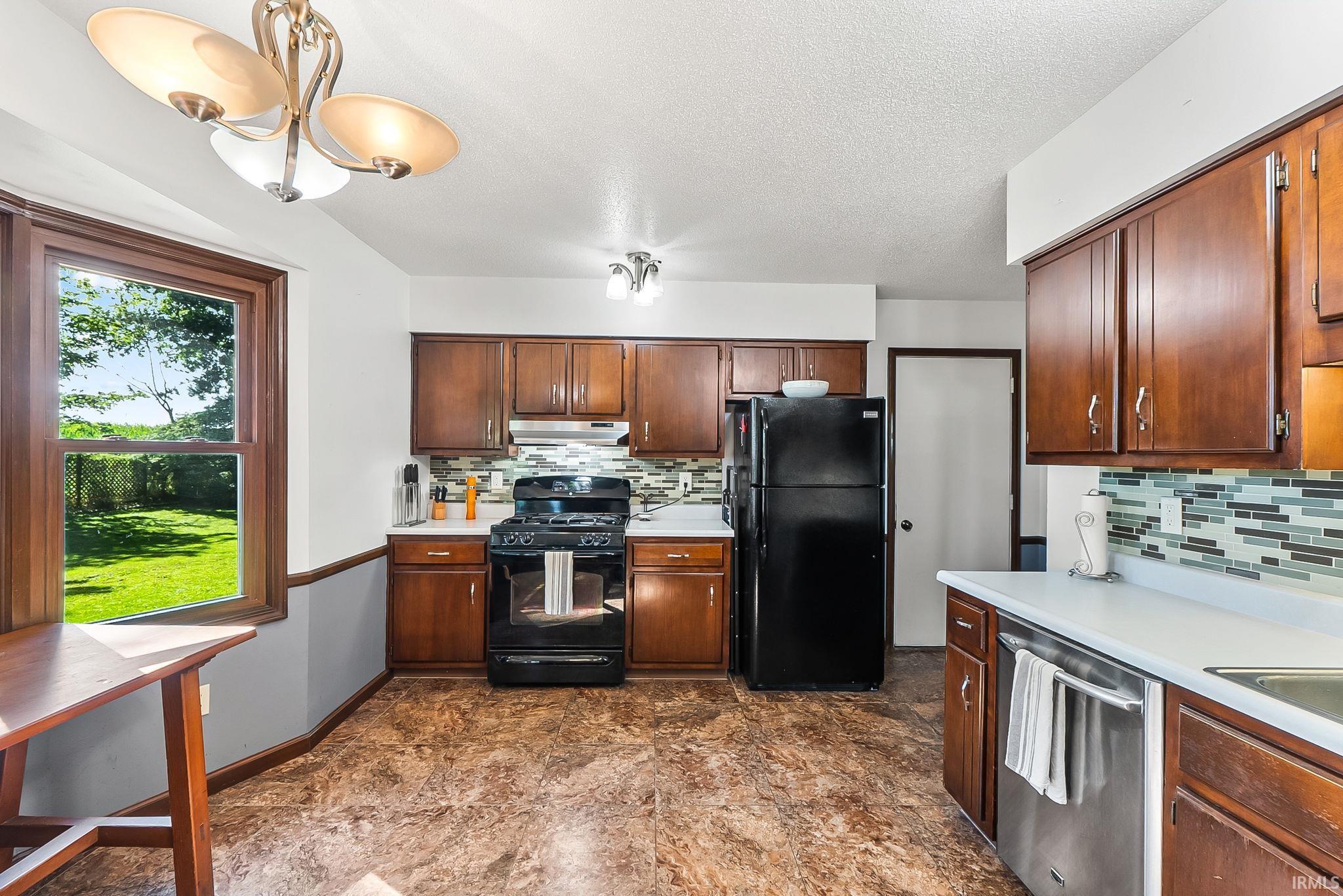 1234 N Shagbark Drive Warsaw IN 46582