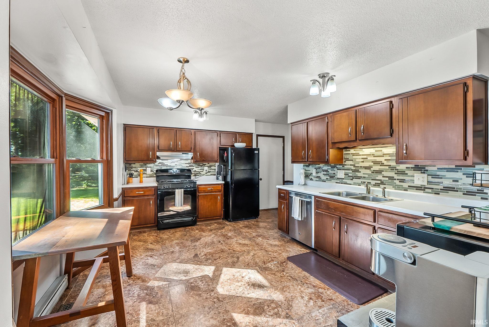 1234 N Shagbark Drive Warsaw IN 46582