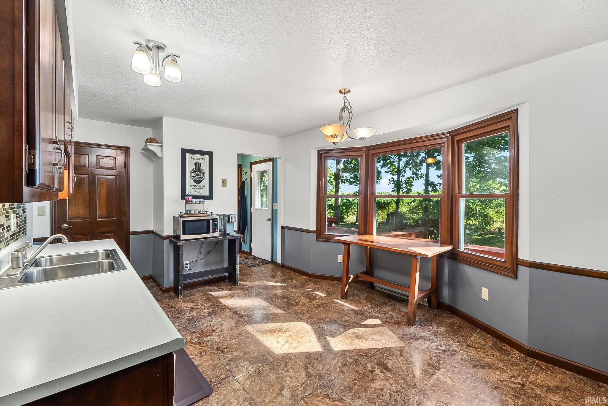 1234 N Shagbark Drive Warsaw IN 46582