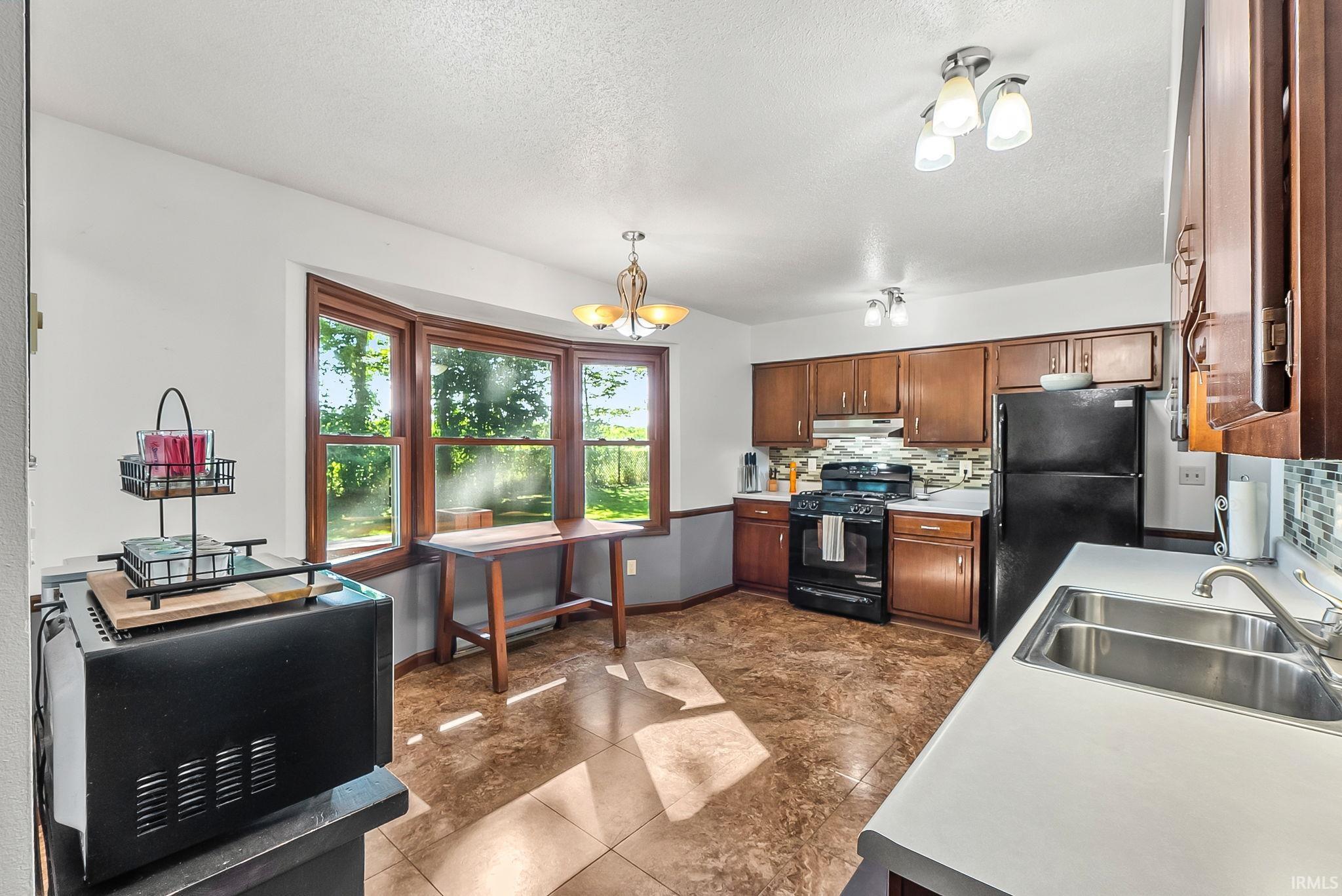 1234 N Shagbark Drive Warsaw IN 46582