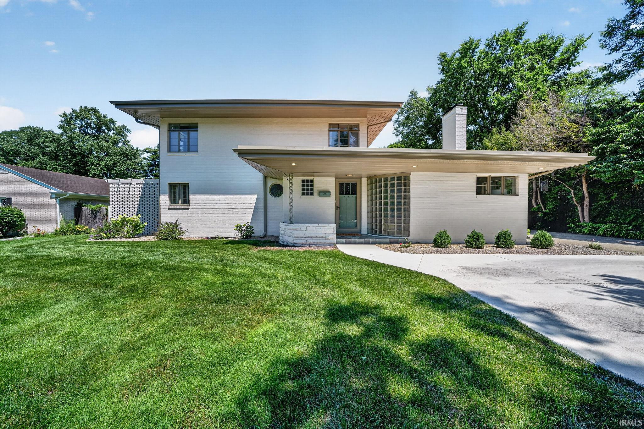 1915 E Jefferson Boulevard South Bend IN 46617