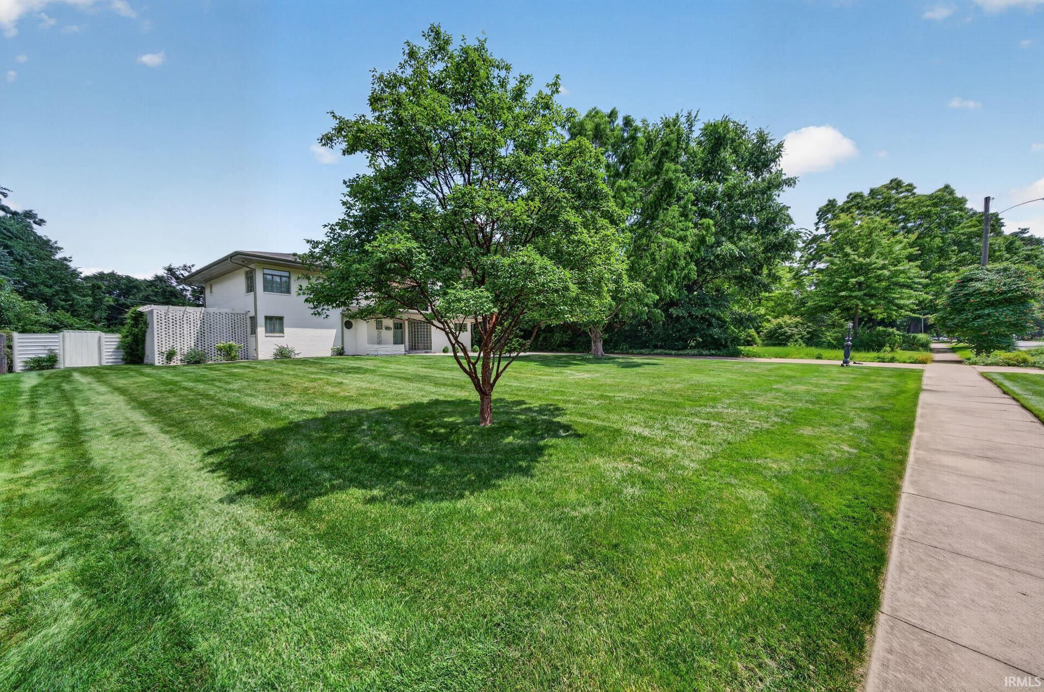 1915 E Jefferson Boulevard South Bend IN 46617