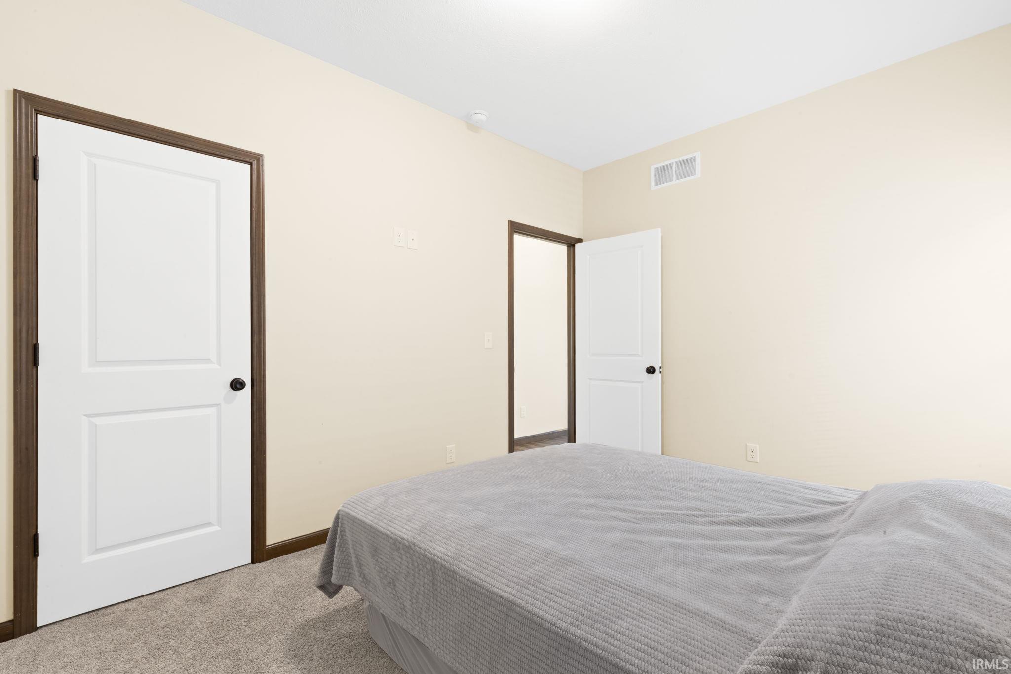 1943 Newbury Circle Goshen IN 46526