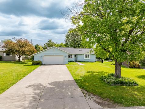 1704 N Thorn Tree Road Muncie IN 47304